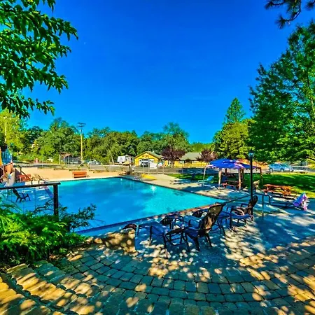 New! Cozy & Secluded House W/Deck - Near Yosemite! Villa